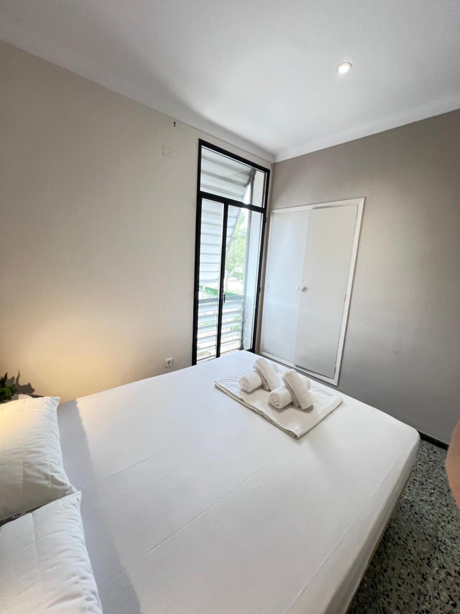 3 Room Apartment, 500M To Beach, Swimming Pool, Nice Terrace Roses Exterior foto